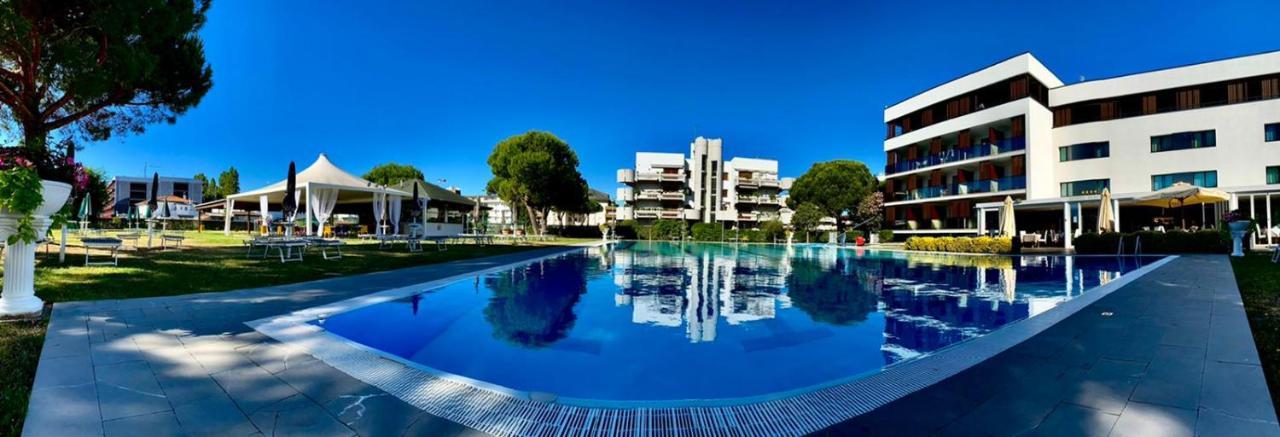 Hotel Falcone Lignano Sabbiadoro Exterior foto
