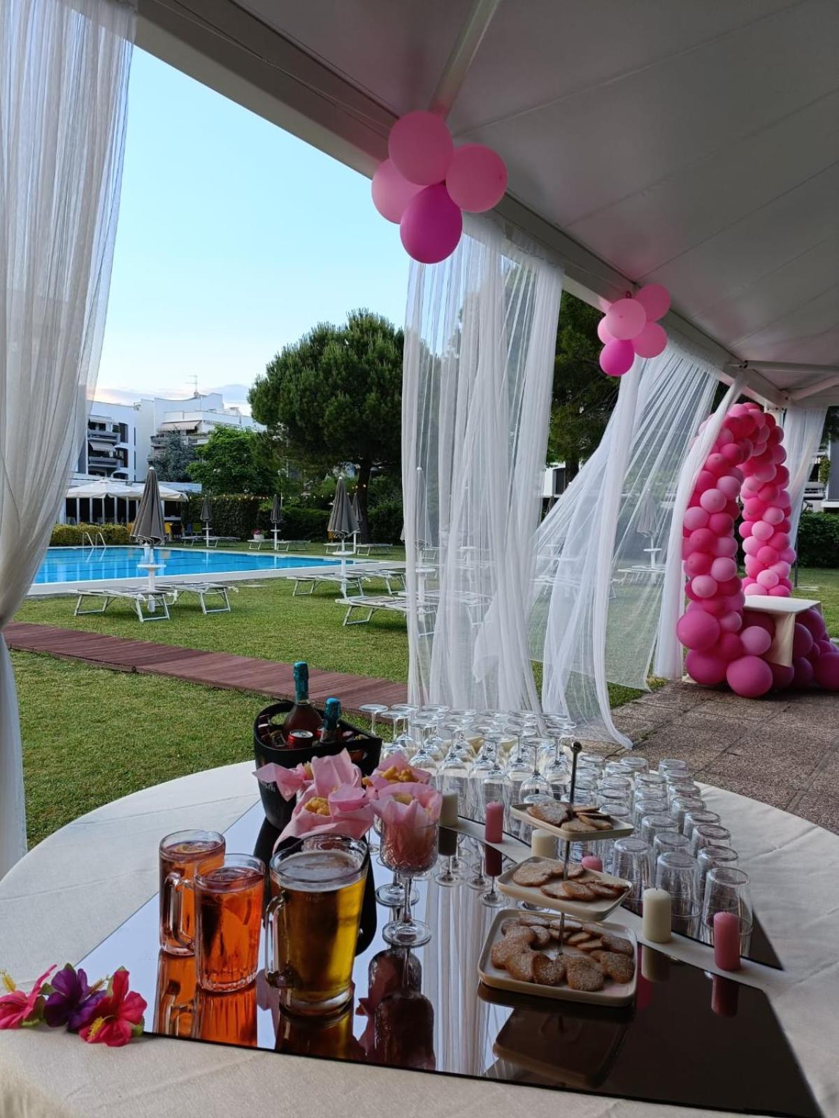 Hotel Falcone Lignano Sabbiadoro Exterior foto