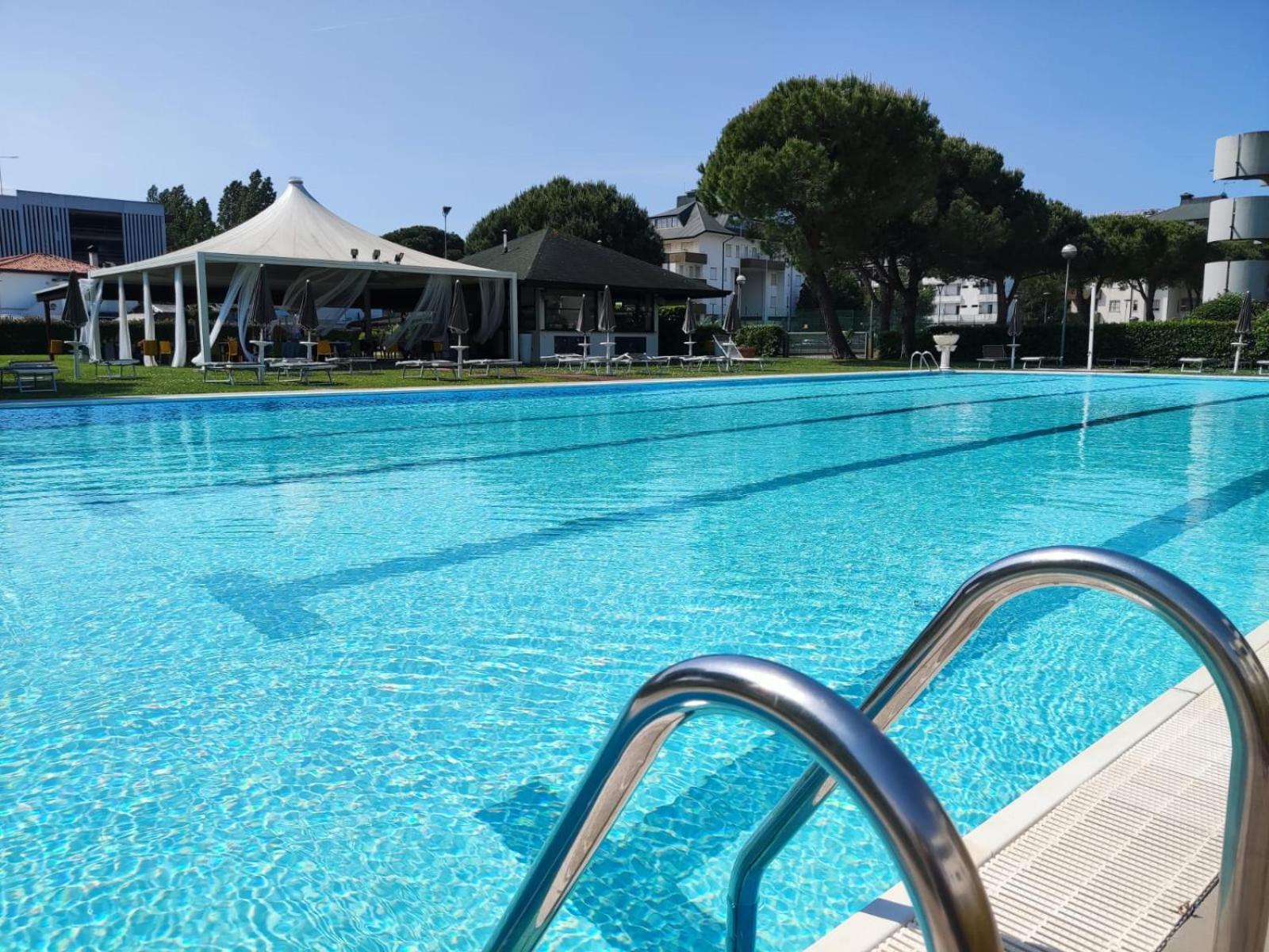 Hotel Falcone Lignano Sabbiadoro Exterior foto